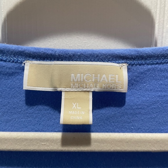 Michael Kors cap sleeve top. - Picture 6 of 6